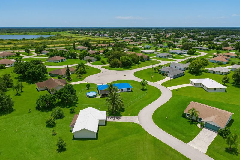 Local Commercial Fence Painting in Lehigh Acres, FL